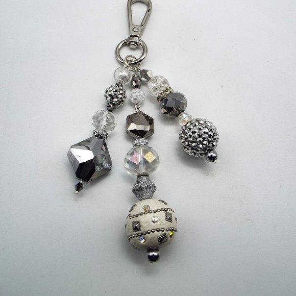 Cynthia Lynn "BAG BLING" Winter White and Silver Handbag Charm - Picture 3 of 9